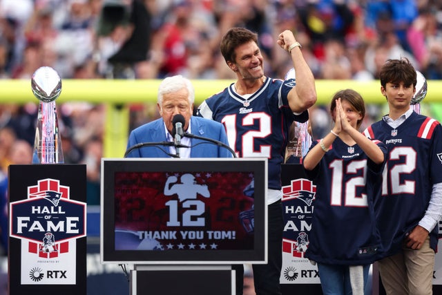 Tom Brady's Three Kids Make Appearance at Patriots Home Opener as Dad Gets  Special Team Honor
