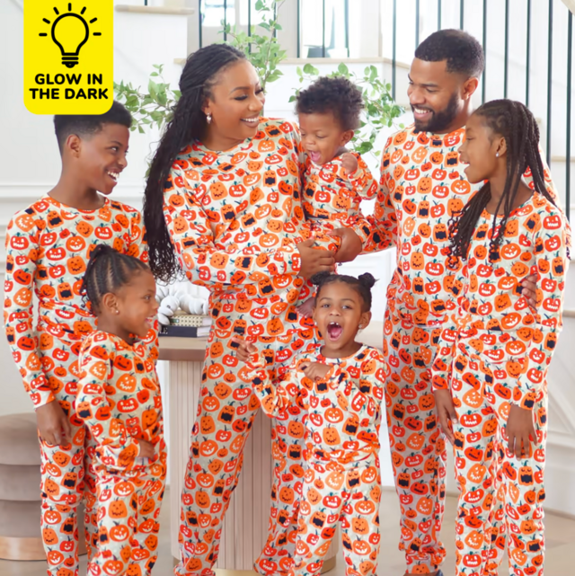 The Children's Place Pumpkin Glow Pajama Set