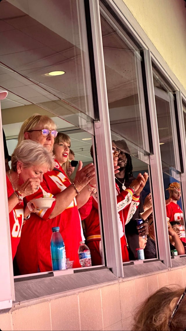 Taylor Swift With Travis Kelce's Mom Donna Kelce at Chiefs Game
