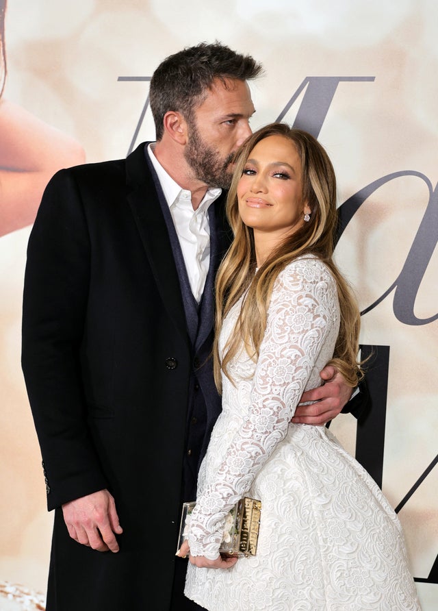 Ben Affleck and Jennifer Lopez are sharing some affection amid ongoing split rumors.