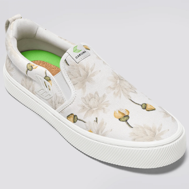 Slip-On Off-White Giant Lilies Canvas