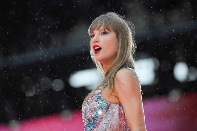  Taylor Swift performs onstage during "Taylor Swift | The Eras Tour" at Volksparkstadion on July 23, 2024 in Hamburg, Germany.