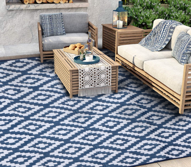 Flngr Waterproof Outdoor Plastic Straw Rug