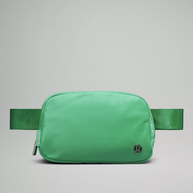 Lululemon Everywhere Belt Bag - Green Punch