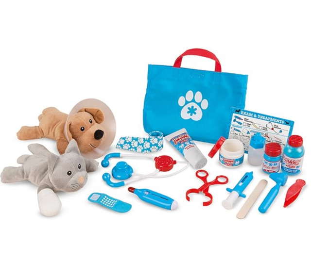 Melissa & Doug Examine and Treat Pet Vet Set