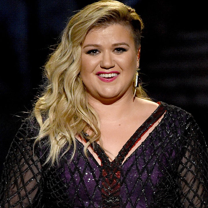 Kelly Clarkson Wows on Power of Women Red Carpet | Entertainment Tonight