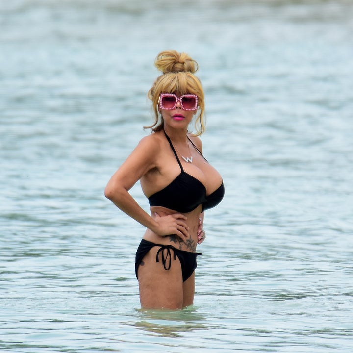 Wendy Williams Shows Off Slim Figure in Tiny Bikini While