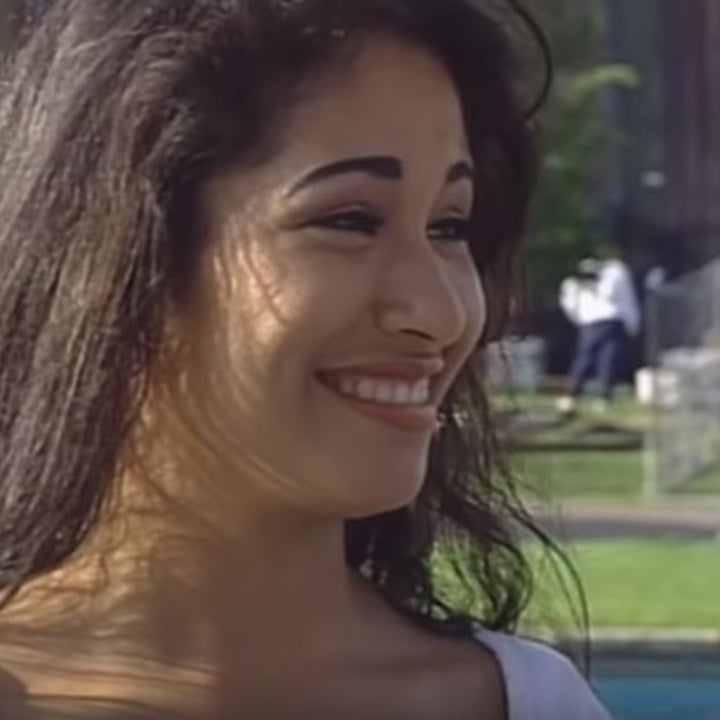 Selena Quintanilla to Receive Walk of Fame Star, Sister Suzette Says ...