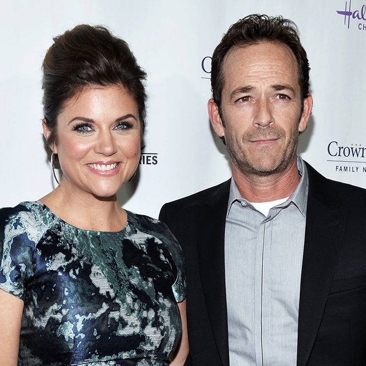 Tiffani Thiessen Recreates Her Wedding Day At Home For Her 15th 