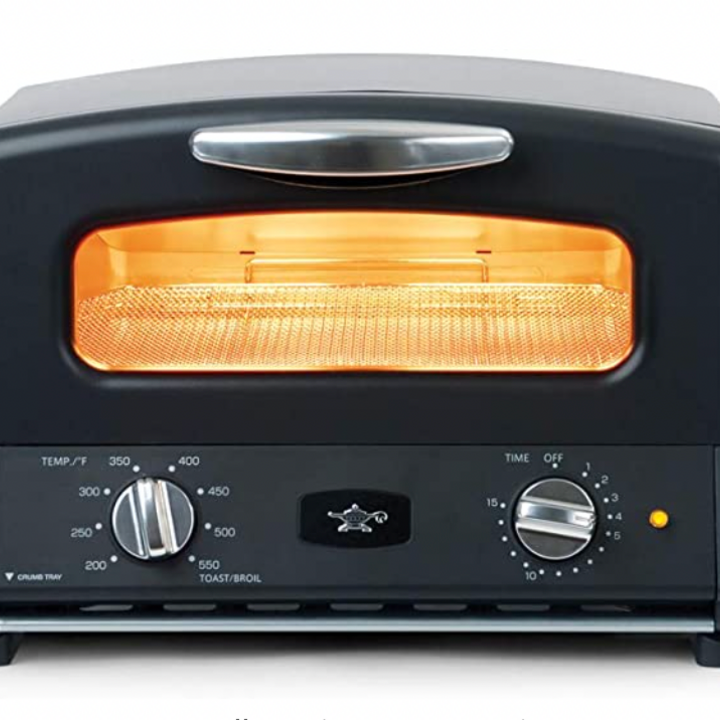 https://www.etonline.com/sites/default/files/styles/720x720/public/images/2022-05/Sengoku%20Compact%20Countertop%20Toaster.png?h=7036f436