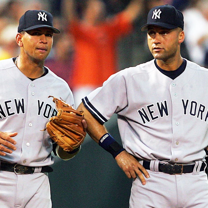 Derek Jeter gets his nails painted by daughters in sweet photo