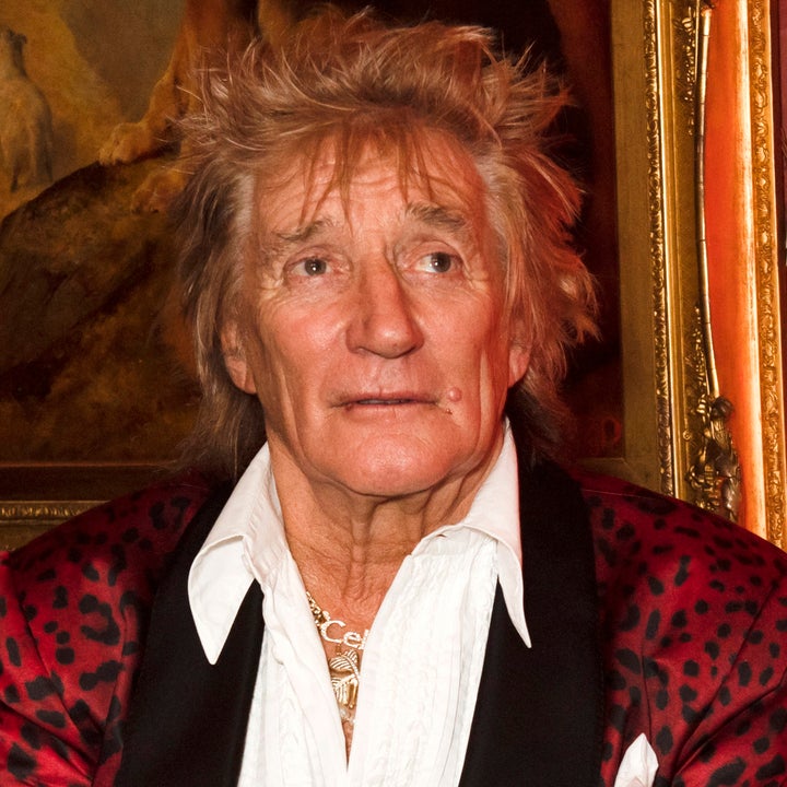 Rod Stewart Poses For Rare Family Pic With 7 Of His Kids, Sweetly ...