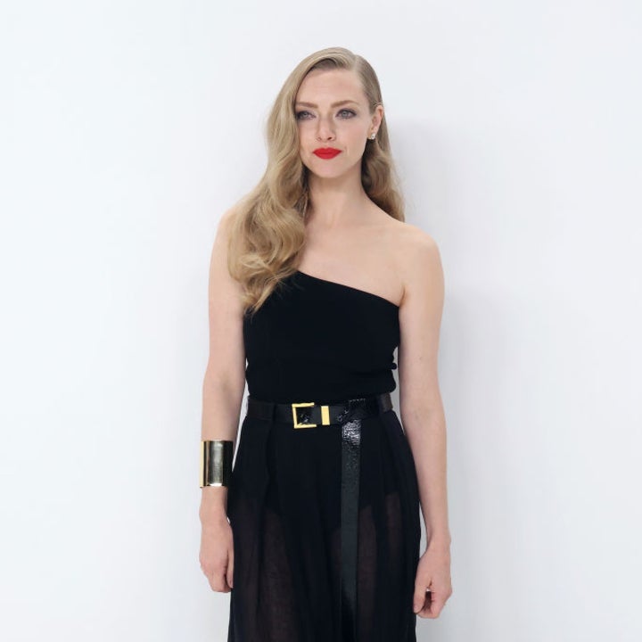 Amanda Seyfried Has a Wardrobe Malfunction in Vintage Gown at 2023 ...