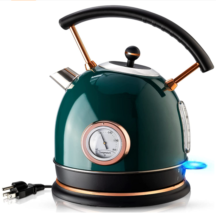 This electric kettle and toaster set is perfect for a dorm