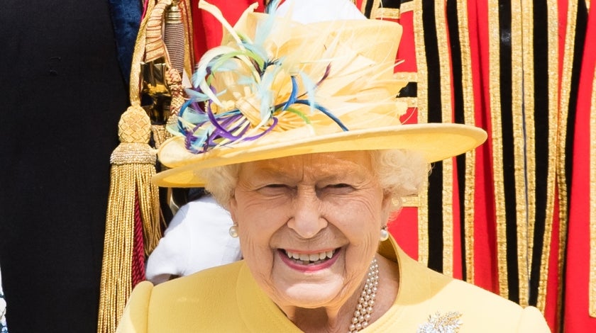 Queen Elizabeth Reunites With Woman She Met 70 Years Ago ...