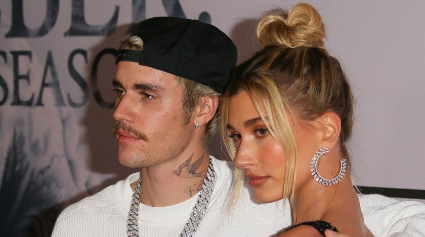 Hailey Bieber Shows Fans Her 'Crooked and Scary' Pinky Fingers ...