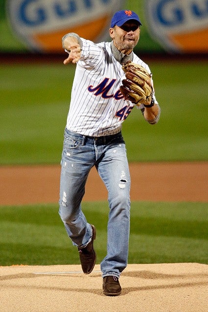 Tim McGraw Throws Out First Pitch at The World Series