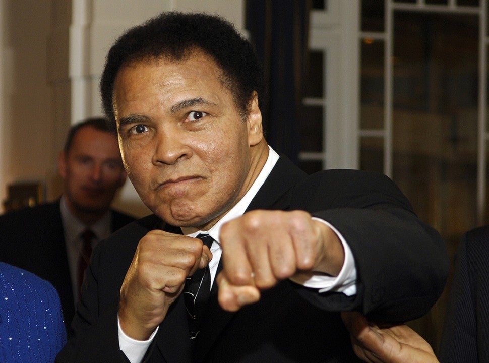 Heavyweight Champion Muhammad Ali Dies at 74 After Extended Battle With ...