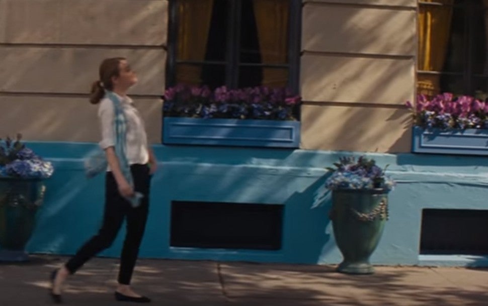 Emma Stone Sweetly Sings, Dances With Ryan Gosling in Latest 'La La Land'  Trailer