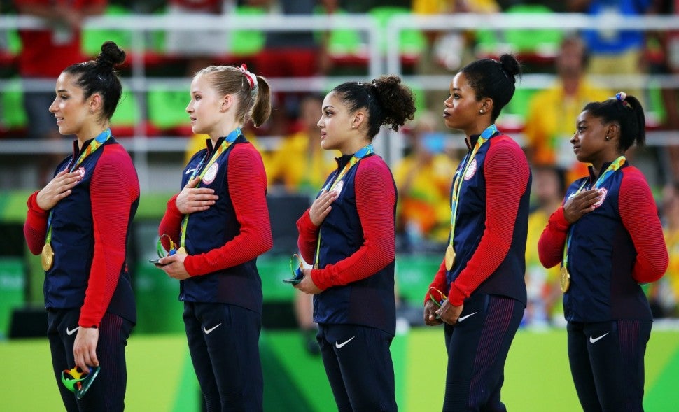 Gabby Douglas Apologizes for Not Placing Hand Over Heart at the Olympics | Entertainment Tonight