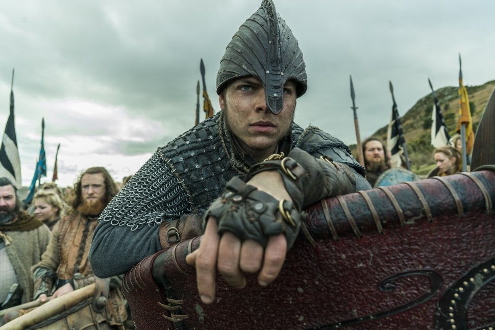 Vikings Alex Hogh Andersen on Ivar's Violent Streak, Rise to Greatness - TV  Guide