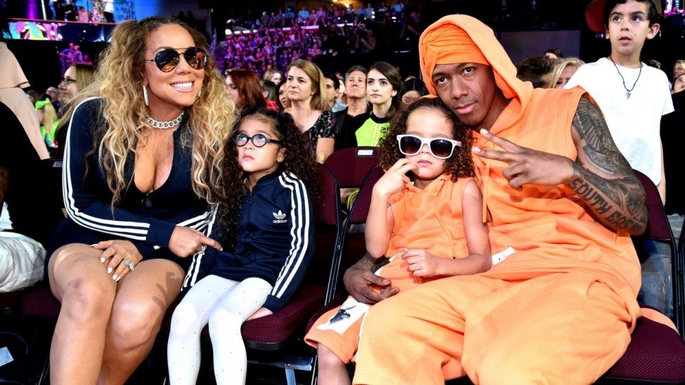 Mariah Carey And Nick Cannon Reunite At Kids Choice Awards Pose In Matching Outfits With Twins On Red Carpet Entertainment Tonight