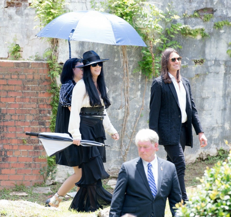 Cher Pays Her Respects To Ex Husband Gregg Allman At His Funeral Entertainment Tonight