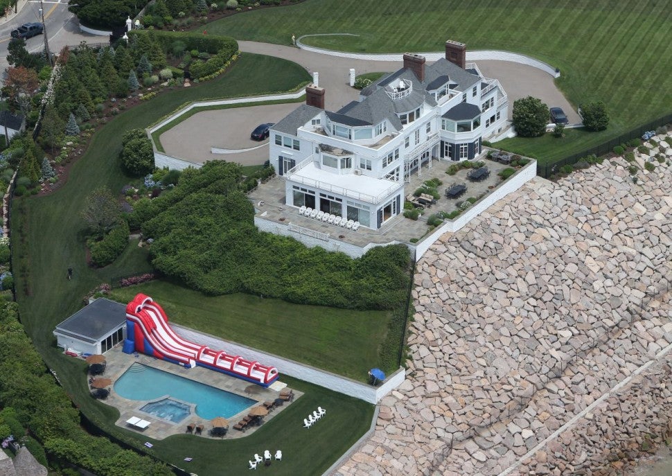 How Real Was Taylor Swift's Fourth of July Party? An Investigation