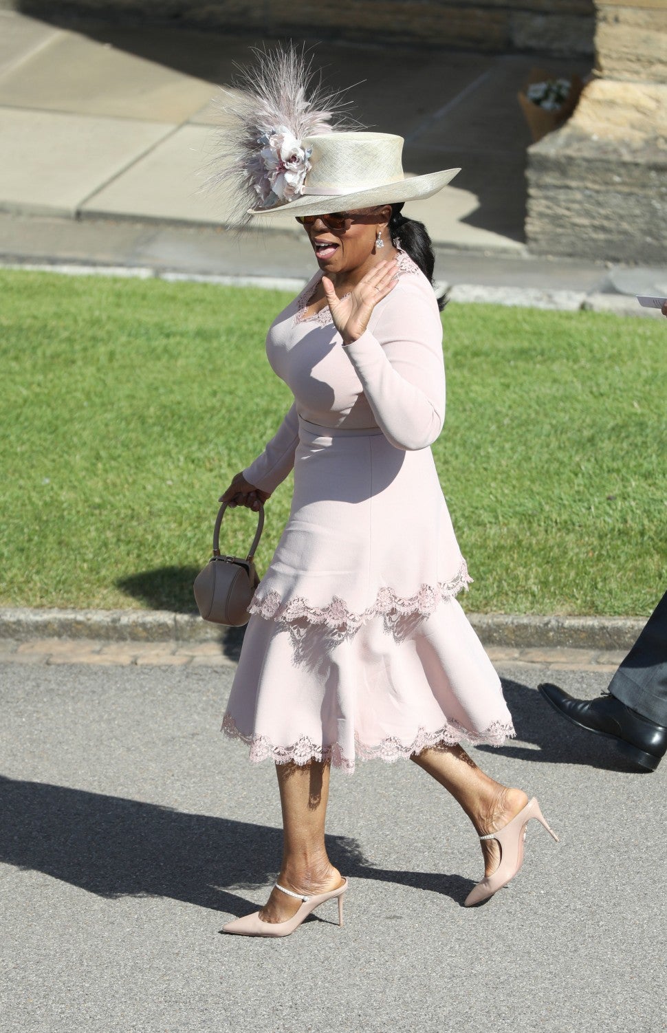 oprah royal wedding outfit