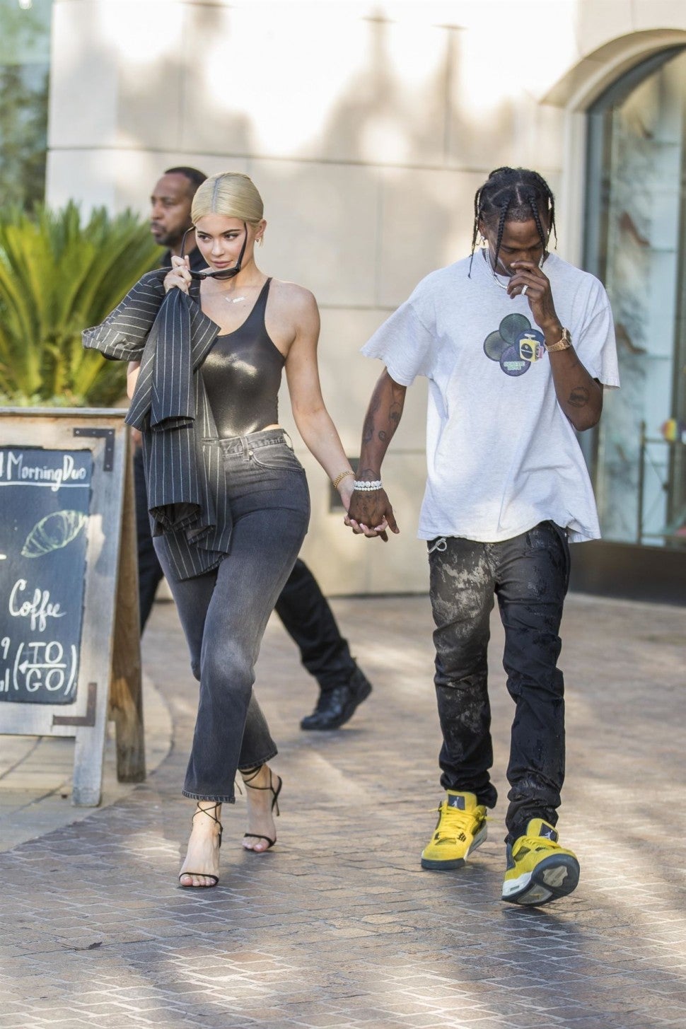 Kylie Jenner And Travis Scott Visit A Jewelry Store Just A Few Days After Her 21st Birthday Entertainment Tonight