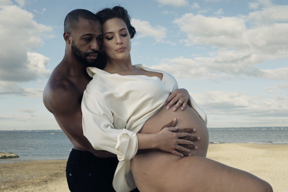 Naked Friends Beach Sex - Ashley Graham Poses Partially Nude for 'Vogue' and Talks Pregnancy Body, Sex  Drive | Entertainment Tonight