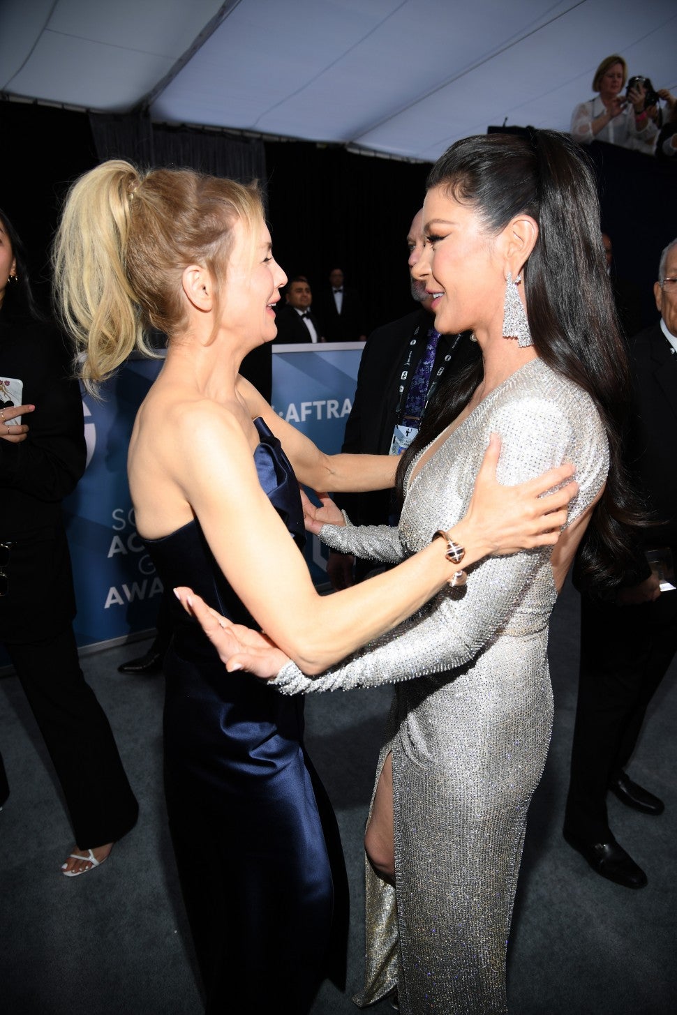 Renée Zellweger and Catherine Zeta-Jones Share a Sweet ...
