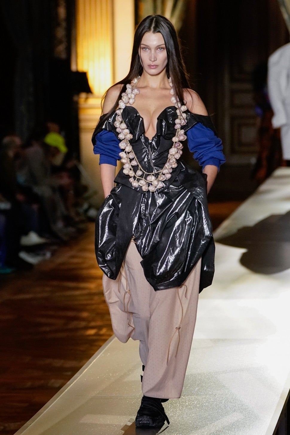 Bella Hadidi Vivienne Westwood 2020