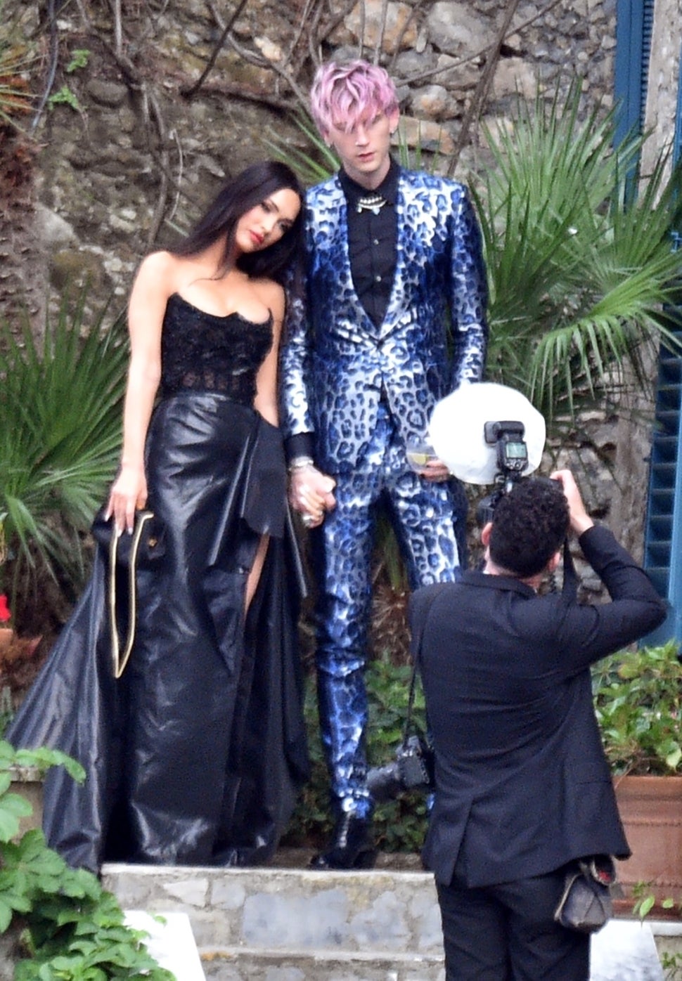 Kourtney Kardashian And Travis Barker Have Stunning Wedding Ceremony In ...