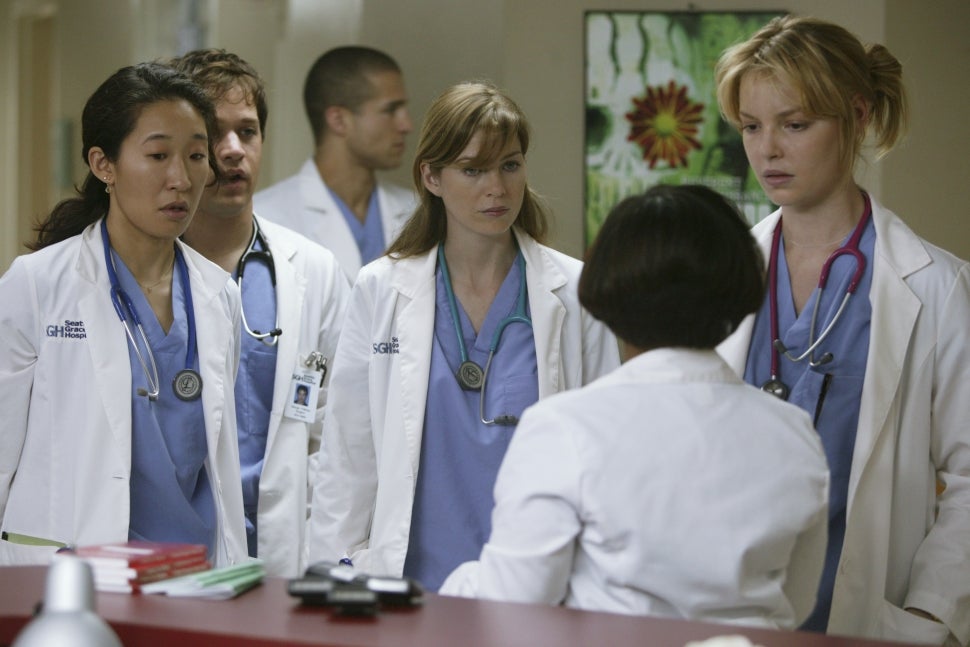 How the 'Grey's Anatomy' Season 19 Premiere Serves as a Nod to Season 1 ...