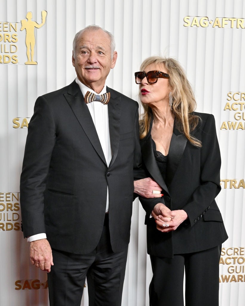 Bill Murray Holds Hands With ‘Fabelmans’ Star Jeannie Berlin at 2023 ...