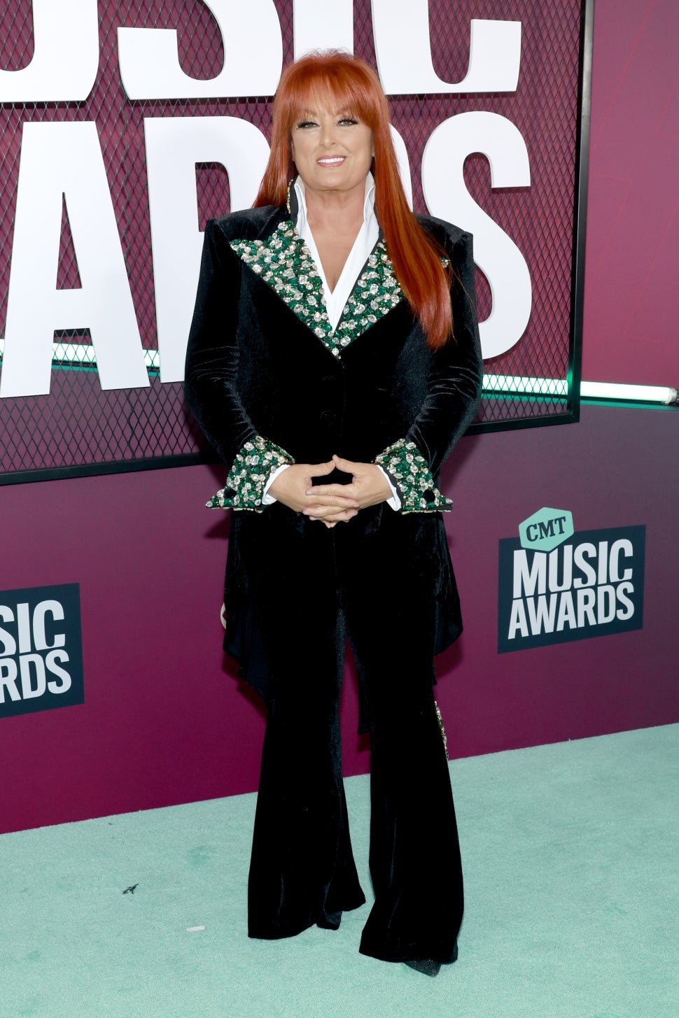 Wynonna Judd Cmt Awards 2025 Performance - Leesa Kalina