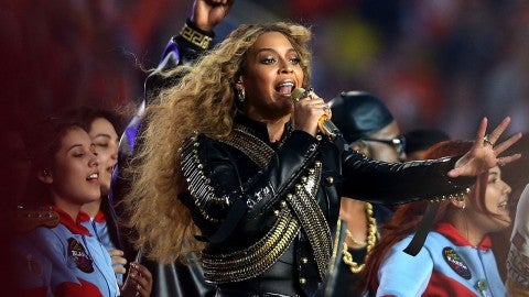 Beyonce Rocks Bubblegum Pink Shoes at Clippers Game With Jay Z