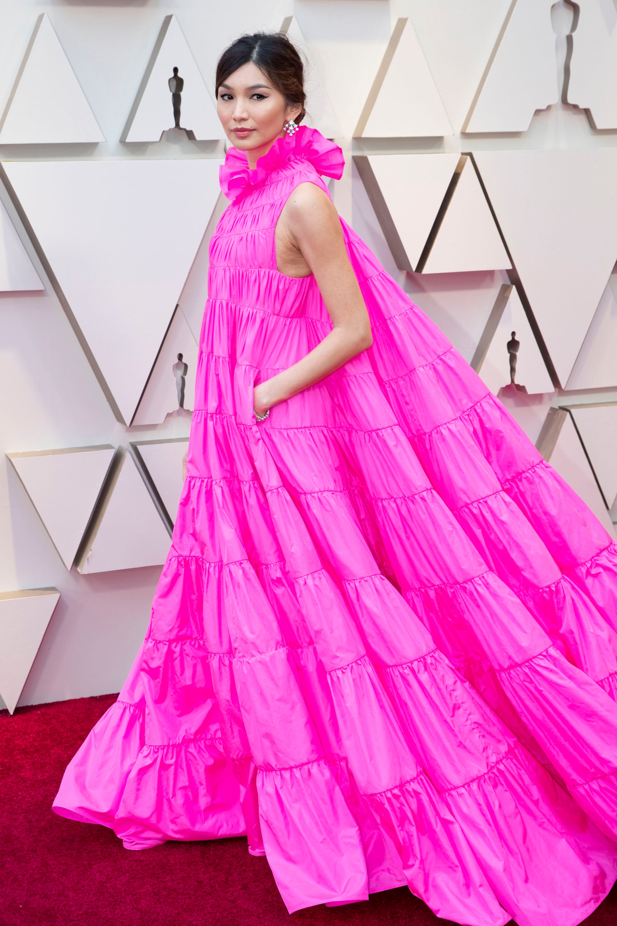 Gemma Chan Heats Up 2019 Oscars Red Carpet in Dramatic Hot Pink Gown |  Entertainment Tonight