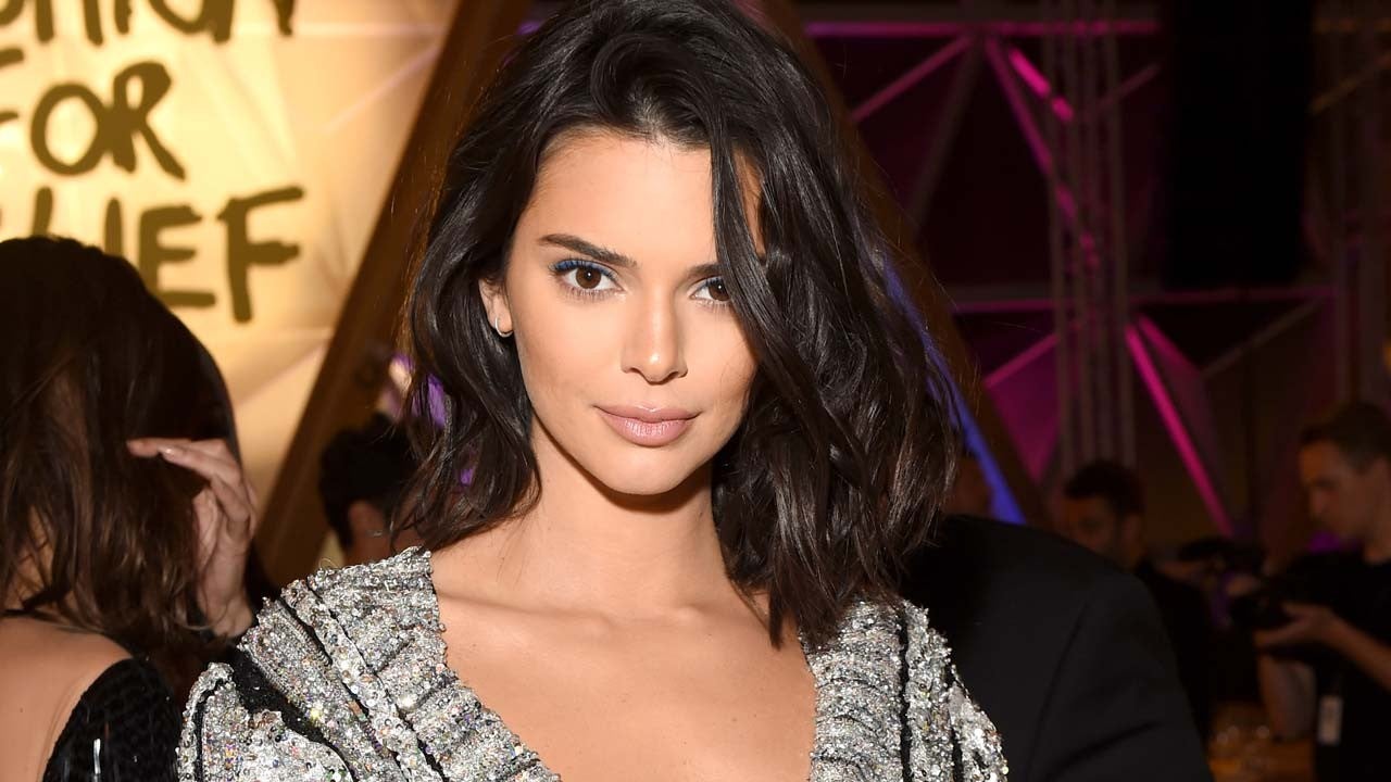 Kendall Jenner Flashes Abs in Tiny Bikini: Photo