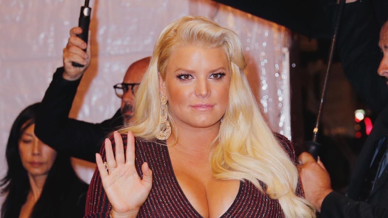 Jessica Simpson Bumps To Family Party