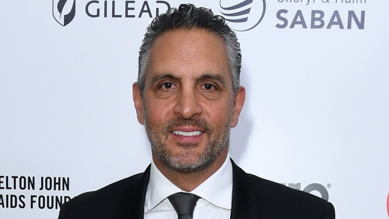 Mauricio Umansky Spotted Kissing Mystery Woman in Greece Amid Kyle Richards Separation