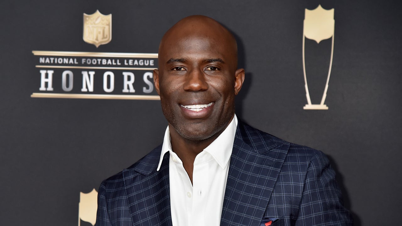 Denver Broncos Hall of Famer Terrell Davis 'In Shock' After Being Handcuffed on Flight