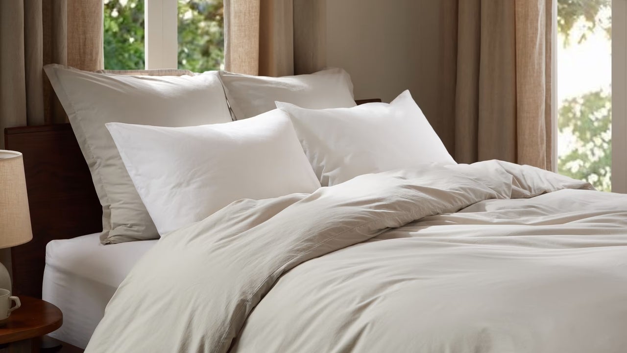 Parachute Is Holding a Rare Sale With 25% Off Best-Selling Sheets, Duvet Covers and More Bedding Faves