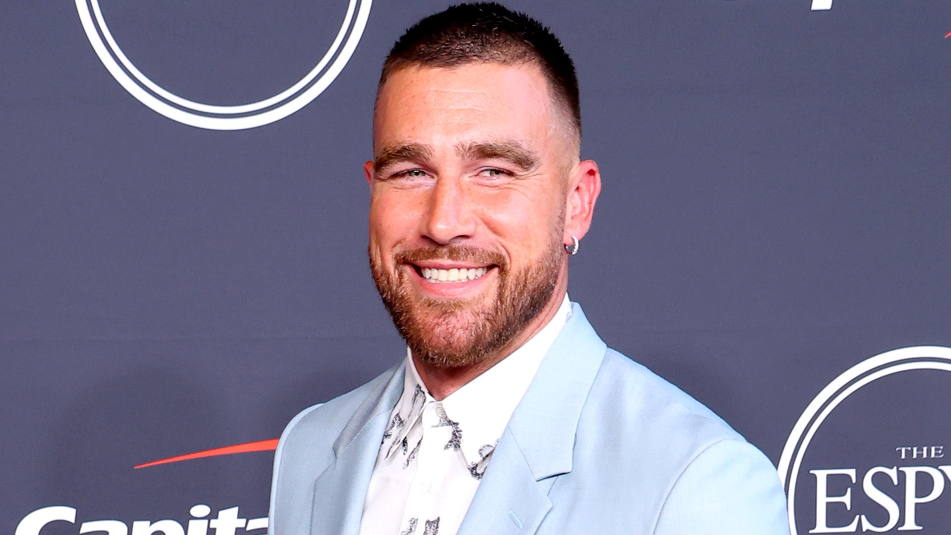 Taylor Swift sparks PDA with rumored boyfriend Travis Kelce as