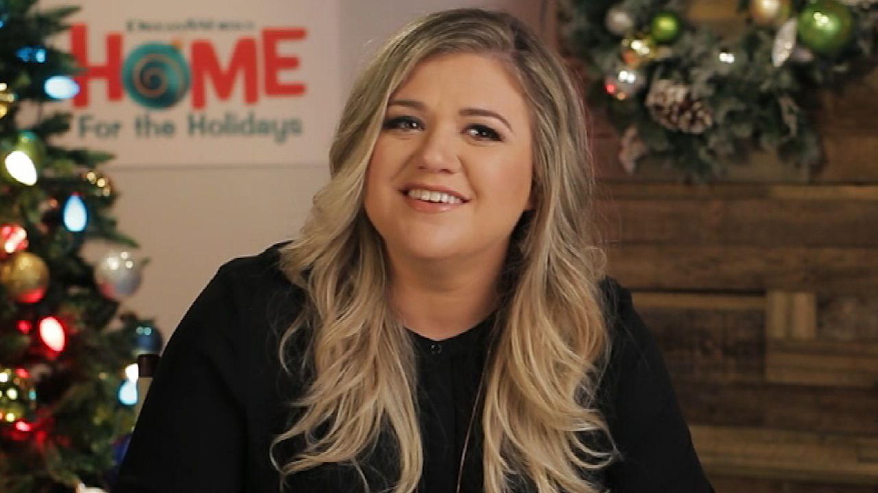 Get a First Look at Kelly Clarkson's New Animated Christmas Special