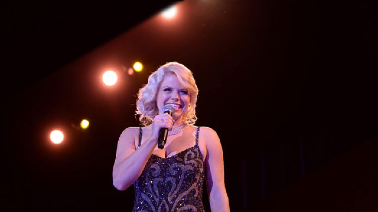 Megan Hilty Smashes Out Of Her Comfort Zone | Entertainment Tonight