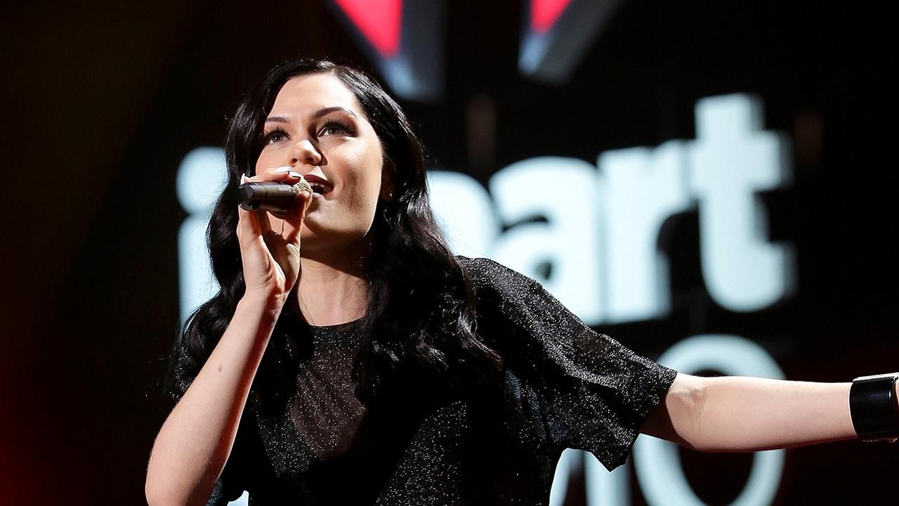 Jessie J Can Sing 'Bang Bang' With Her Mouth Closed | Entertainment Tonight