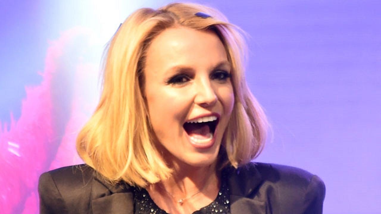 Britney Spears Suffers Ankle Injury After Embarrassing Stage Fall 