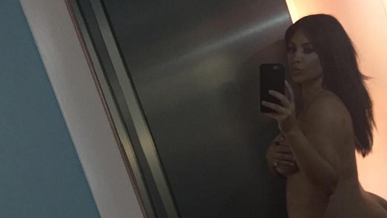 Pregnant Skinny Nude - Kim Kardashian Shares a Naked Pregnant Selfie: 'I'm Going to ...